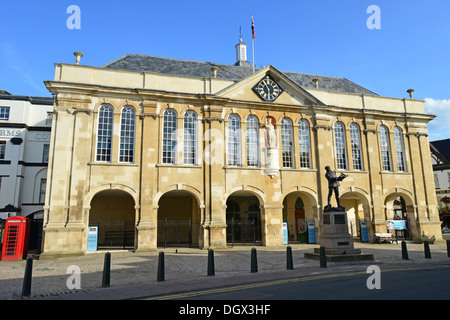 Shire Hall du 18ème siècle, Agincourt Square, Monmouth, Monmouthshire, Wales, Royaume-Uni Banque D'Images