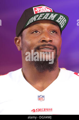 Trafalgar Square, Londres, Royaume-Uni. 26Th Oct, 2013. 49ers player NaVorro Bowman à la NFL Rallye du ventilateur - le jour avant le Jacksonville Jaguars prendre sur San Francisco 49ers au stade de Wembley - à Trafalgar Square, Londres - © KEITH MAYHEW/Alamy Live News Banque D'Images