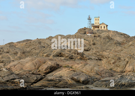 L'ancien et le nouveau phares sur Shark Island à la ville balnéaire de Luderitz en Namibie Banque D'Images