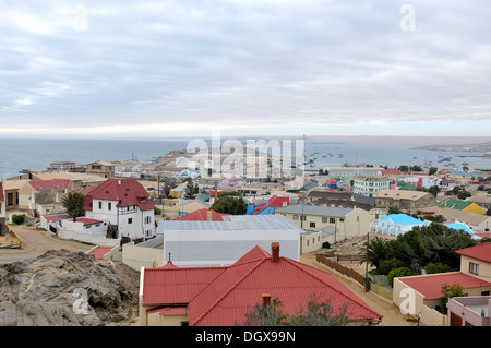 Vue de la ville balnéaire de Luderitz en Namibie Banque D'Images