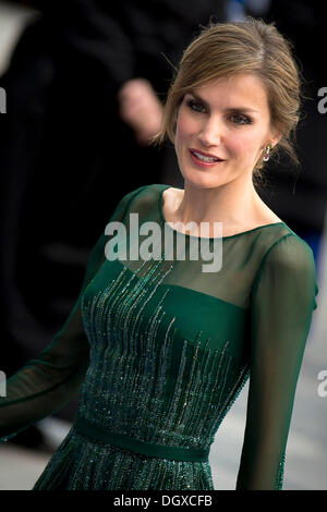 Oviedo, Espagne. 25 octobre, 2013. La princesse Letizia assiste à la XXII. Prix du Prince des Asturies à Oviedo le 25 octobre, 2013 © AFP PHOTO alliance/Alamy Live News Banque D'Images