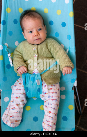 Portrait de petite fille dans un looping - Banque D'Images