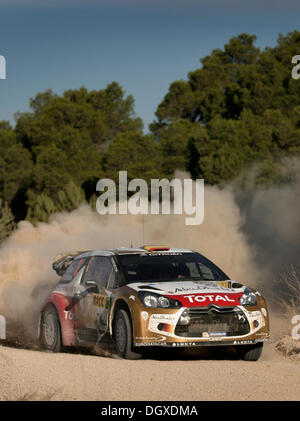 Photo : Steve Race - La Fatarella ; l'Espagne. Dimanche 27 octobre 2013. Scène 12 [spécial] de la Terra Alta 2013 WRC (World Rally Championship) RACC Rally Catalunya avec NO3 Daniel Sordo et Carlos del Barrio dans leur Citroën DS3. Banque D'Images