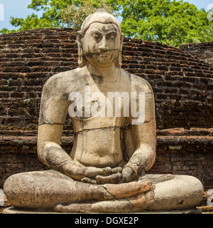 Ancienne statue de Bouddha en méditation Banque D'Images