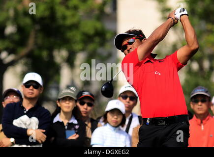 Shanghai, Chine ; Thongchai Jaidee de la Thaïlande au cours de la ronde finale de la BMW Masters à Lake Malaren Golf Club. 27 Oct, 2013. Credit : Action Plus Sport/Alamy Live News Banque D'Images