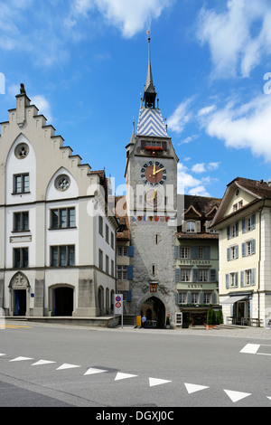 Tour Zytturm et une ancienne chambre des douanes, vieille ville de Zoug, Suisse Centrale, Suisse, Europe Banque D'Images