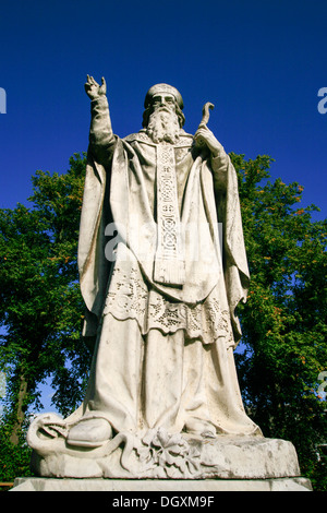 Statue de Saint Patrick à l'extérieur de l'église de Kilkenny, Irlande. Banque D'Images