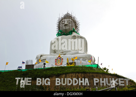 Le plus grand saint blanc Bouddha à Phuket, Thailande. Banque D'Images