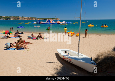 Le Portugal, l'Algarve à pédales sur la plage Praia da Rocha Banque D'Images