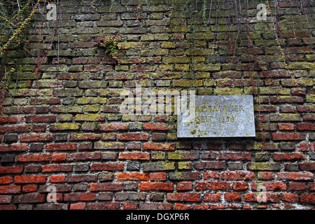 Vestiges de murs de la ville, plaque, murs de la ville depuis 1373, à Biberach, en Haute Souabe, Bade-Wurtemberg Banque D'Images
