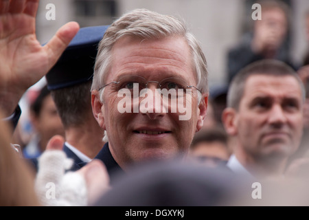 Philippe fait sa joyeuse entrée à Liège avec la reine Mathilde. Le couple royal a été accueilli, par une foule de 8000 personnes. Banque D'Images