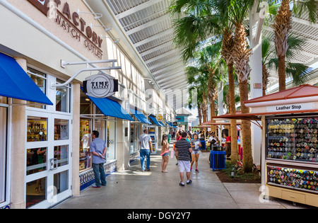 Boutiques dans l'Orlando Premium Outlets Mall, Vineland Avenue, Lake Buena Vista, Orlando, Floride, USA Central Banque D'Images