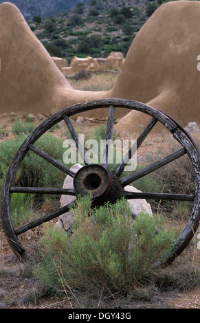 Roue de chariot au deuxième Fort Bowie ruins, Lieu historique national de Fort Bowie, Arizona Banque D'Images