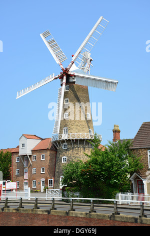 19e siècle Maud favoriser par le Moulin tour Maud Foster Drain, Skirbeck, Boston, Lincolnshire, Angleterre, Royaume-Uni Banque D'Images