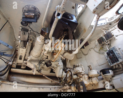 Le Sherman M4, portant le numéro de série 30126965, est exposé dans un musée militaire. C'était un char blindé clé utilisé pendant la seconde Guerre mondiale et est devenu un symbole emblématique de l'histoire militaire américaine. Banque D'Images