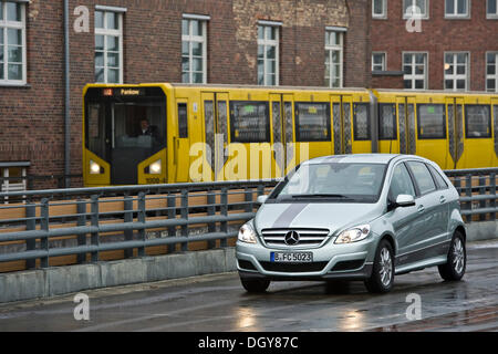 Véhicule à pile à combustible hydrogène, Mercedes B-class le zéro émission, metro, Berlin Banque D'Images