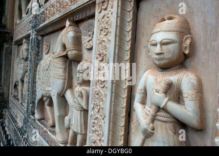 Sculptures sur pierre ou sur une tombe, Chhatri Kshar Bagh, Bundi, Rajasthan, Inde, Asie Banque D'Images