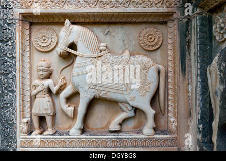 L'homme à cheval, de secours sur une tombe ou Chhatri Kshar Bagh, dans Bundi, Rajasthan, Inde, Asie Banque D'Images