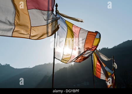 Drapeaux de prière, Monastère Nyingma Khinmey Tawang près de Tawang, de l'Arunachal Pradesh, Inde, Asie Banque D'Images