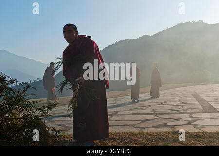 Moines, Monastère Nyingma Khinmey Tawang près de Tawang, de l'Arunachal Pradesh, Inde, Asie Banque D'Images