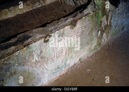 Monogramme du Christ XP ou chi rho un monogramme, un ancien symbole du Christ, catacombes, Syracuse, Sicile, Italie, Europe Banque D'Images