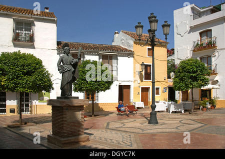 Place de l'église, vieille ville, province de Marbella, Malaga, Andalousie, Espagne, Europe Banque D'Images
