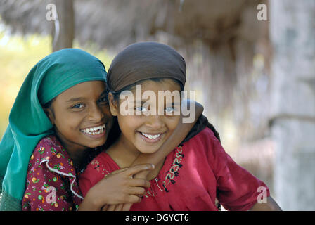 Les filles musulmanes, Bangaram Island, Îles Lakshadweep ou dorsale Chagos-Maldives, mer d'Oman, l'Inde du Sud, Inde, Asie Banque D'Images