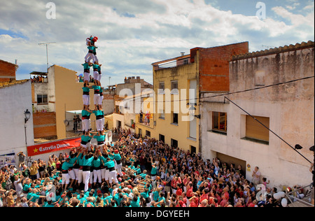 Castellers de Vilafranca.'Castellers' les capacités humaines tower.Médecin rue Robert.La Bisbal del Penedes. Province de Tarragone, Espagne Banque D'Images