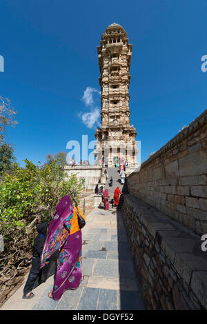 Vijaya Stambha, une victoire tour construite pendant le règne de Rana Kumbha avec chiffres de secours à partir de la mythologie hindoue, Chittorgarh Fort Banque D'Images