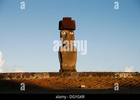 L'ahu Tahai Moai, en, près de Hanga Roa, l'île de Pâques, Rapa Nui, Pacifique Banque D'Images