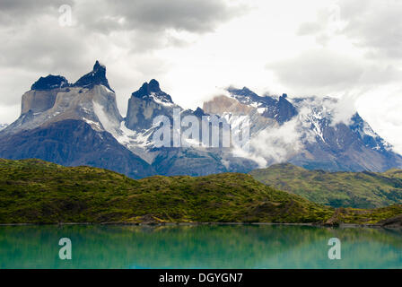 Los Cuernos del Paine, Parc National Torres del Paine, au sud du Chili, de l'Amérique du Sud Banque D'Images