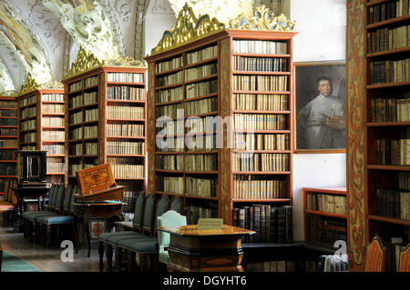 De très vieux livres, bibliothèque, hall de la théologie, le monastère de Strahov, Hrad&# 269;tout, quartier du château, Prague, République Tchèque, Europe Banque D'Images