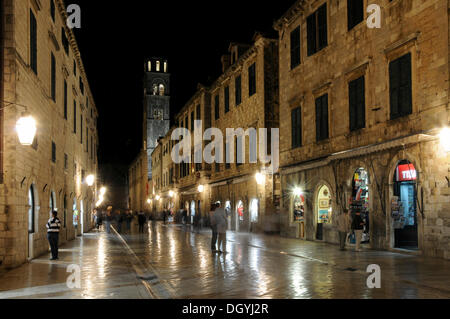 Nuit, tour, monastère franciscain, placa, stradun, vieille ville, Dubrovnik, Croatie, Europe Banque D'Images