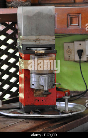 Machine à café dans un café de la vieille Havane, des Caraïbes, d'Amérique centrale Banque D'Images