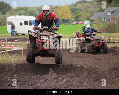 Grand saut quad cross sur la piste Ruurlo Pays-Bas Banque D'Images