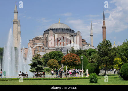 Sainte-sophie et le Sultan Ahmet park, centre-ville historique, Istanbul, Turquie, Europe Banque D'Images