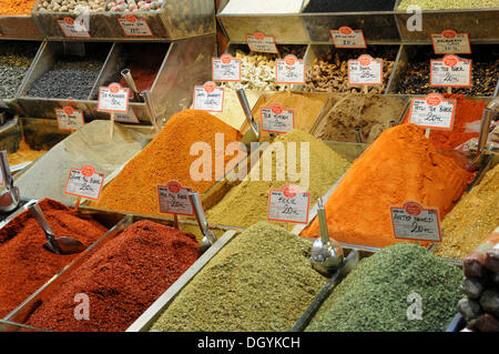 Vue de l'intérieur, d'épices, couvrait une partie du marché aux épices, le Bazar Egyptien, vieille ville, Istanbul, Turquie, Europe Banque D'Images
