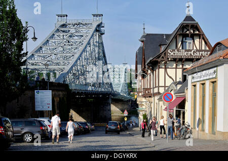 Pont loschwitz ou miracle bleu, pont sur l'elbe, schillerplatz carré, Dresde, Saxe Banque D'Images