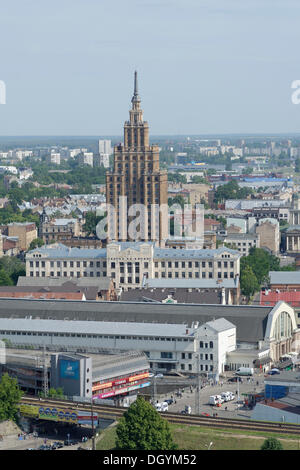 Académie des sciences, également connue sous le nom de gâteau d'anniversaire de Staline, centre-ville historique, Riga, Lettonie, Europe Banque D'Images