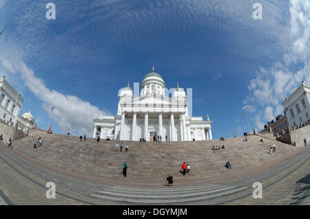 La place du Sénat, senaatintori, cathédrale d'helsinki avec des escaliers, fisheye view, Helsinki, Uusimaa, Finlande Banque D'Images