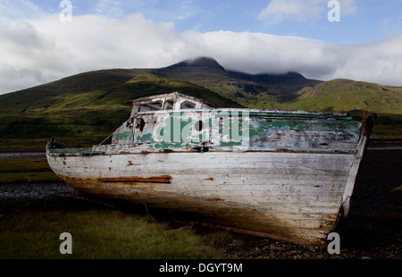 Bateau naufrage sur l'île de Mull, en Ecosse. Banque D'Images