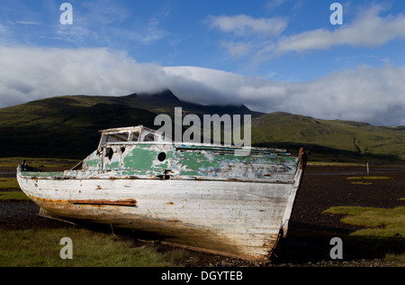 Bateau naufrage sur l'île de Mull, en Ecosse. Banque D'Images