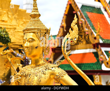 Kinnara or statue en grand palace Bangkok, Thaïlande. Banque D'Images