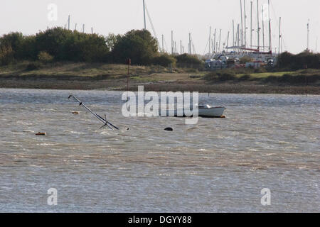 Les bateaux endommagés ou coulés à la suite de l'orage. Octobre 2013 Banque D'Images