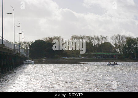 Les bateaux endommagés ou coulés à la suite de l'orage. Octobre 2013 Banque D'Images