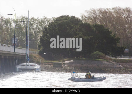 Les bateaux endommagés ou coulés à la suite de l'orage. Octobre 2013 Banque D'Images