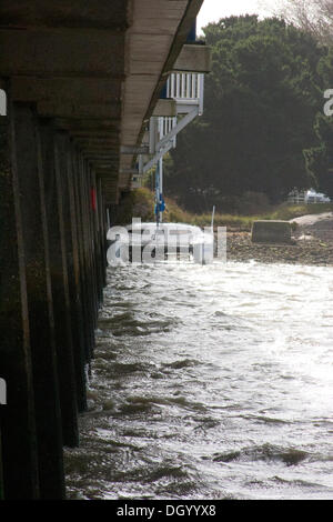 Les bateaux endommagés ou coulés à la suite de l'orage. Octobre 2013 Banque D'Images