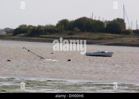 Les bateaux endommagés ou coulés à la suite de l'orage. Octobre 2013 Banque D'Images