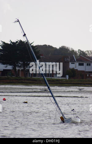 Les bateaux endommagés ou coulés à la suite de l'orage. Octobre 2013 Banque D'Images