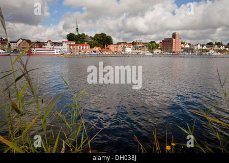 Cityscape de Kappeln Schlei et le fleuve dans le Schleswig-Holstein Banque D'Images